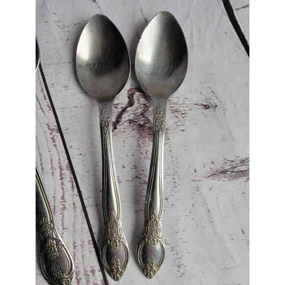 Rogers stainless floral flatware silverware set of 8 spoons 2 sizes - Picture 3 of 8